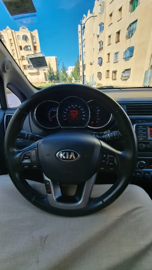 Kia Rio 5 portes 2015 Funny Facelift 