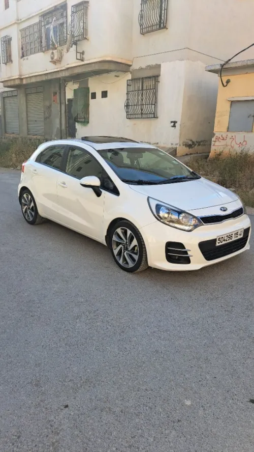 Kia Rio 5 portes 2015 Funny Facelift 