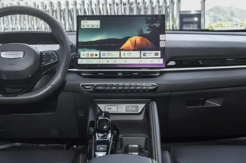 Geely Coolray 2025 