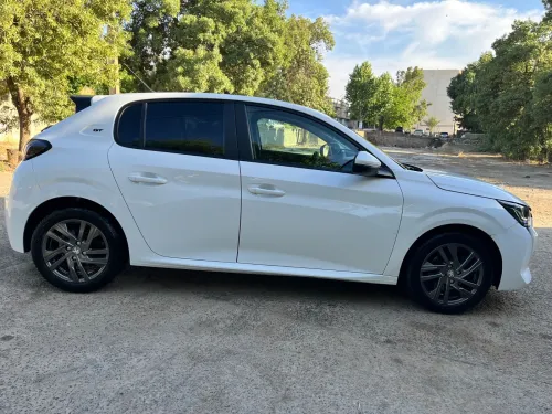 Peugeot 208 2022 