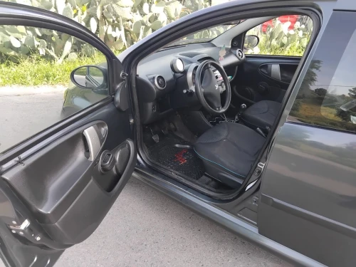 Peugeot 107 2012 toute option