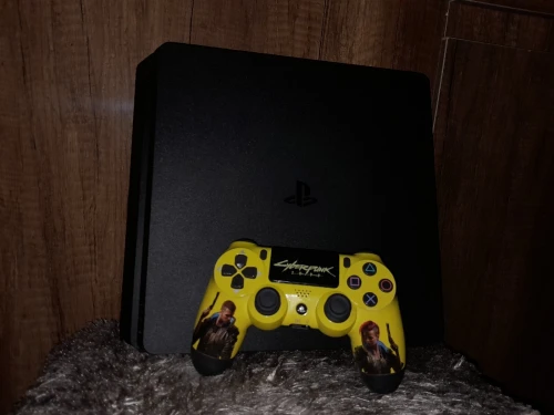 Playstation 4 Slim 500gb flashé 9.00 +jeux