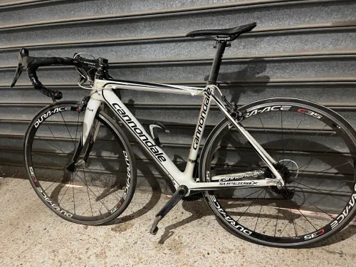 Vélos course en carbone viens de France