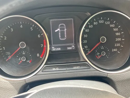 Volkswagen Polo 2016 carrat