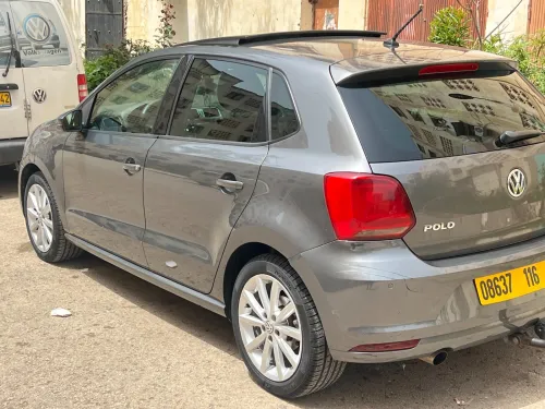 Volkswagen Polo 2016 carrat