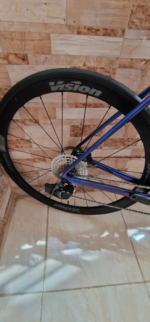 Vélo route Gravel giant carbon