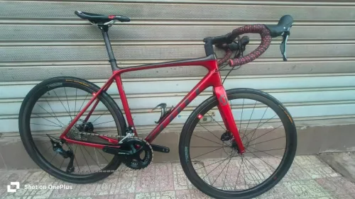 Vélo de route Scott carbon 12v