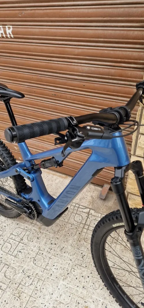 Vélo électrique canyon spectral 2025