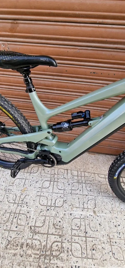 Vélo électrique YT carbon