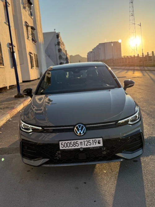 Volkswagen Golf 8 2025 R-Line