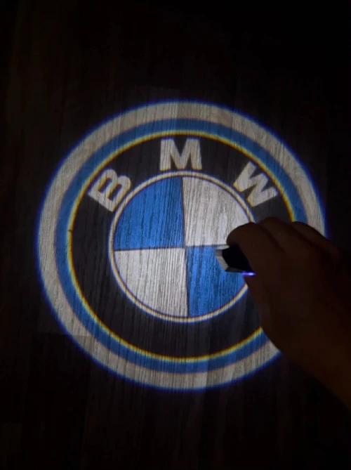 Projecteur logo voiture LED  éclairage porte automatique