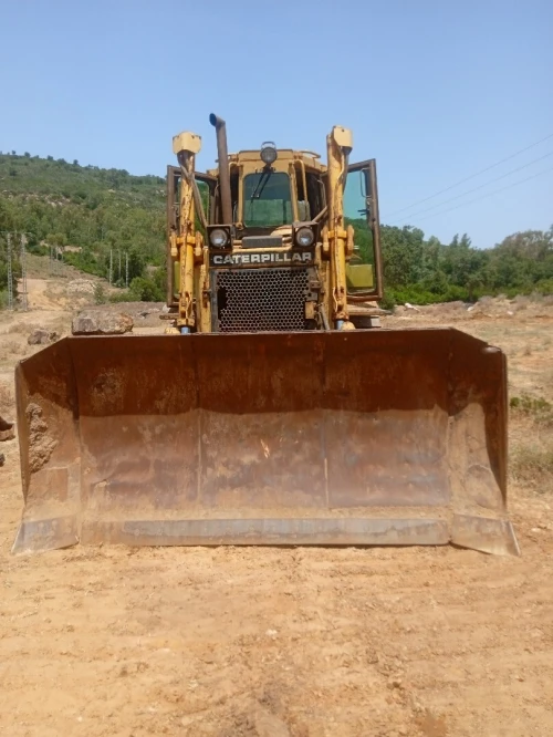 Caterpillar D6h bulldozer 2001