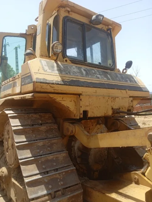 Caterpillar D6h bulldozer 2001