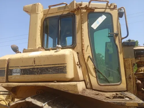 Caterpillar D6h bulldozer 2001