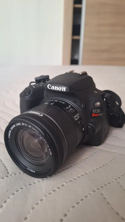 Canon 200D / SL2