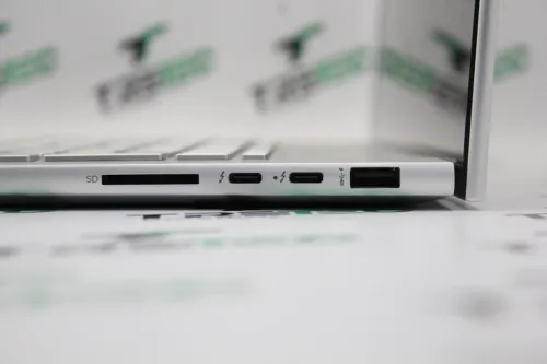 HP ENVY 17 I7 12th 16 GB 1 TB SSD FHD 17" TACTILE