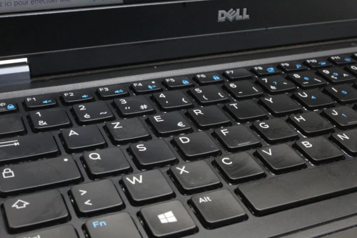 DELL LATITUDE E7250 I5-5300U 8GB 256GB SSD ECRAN 12" HD