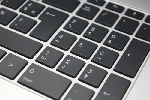 HP ELITEBOOK 860 G11 ULTRA 7 155U 16 GB 512 GB SSD FHD 16"