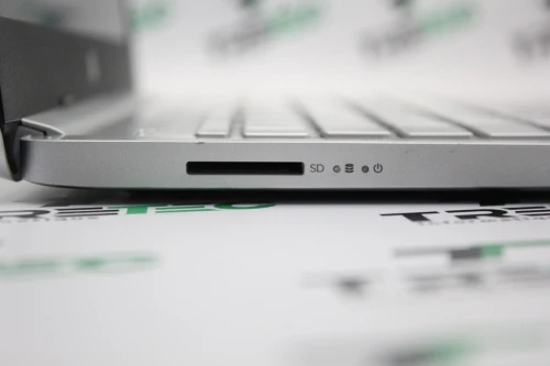 HP LAPTOP 14 I5 1235U 8 GB 256 GB SSD HD 14"
