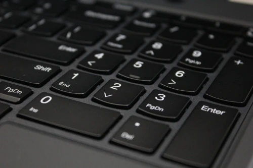 LENOVO THINKPAD P16S GEN2 I7 TH13 32GB 1TB SSD ECRAN 16"FHD NVDIA RTXA500