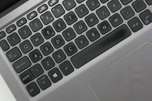 ASUS VIVOBOOK X515JA I5 10th 8GB 256GB SSD FHD 15" 