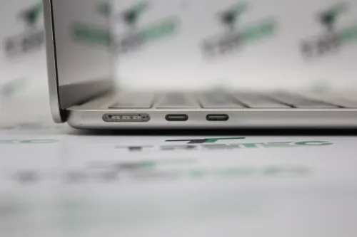 APPLE MACBOOK AIR 2022 M2 8 GB 256 GB SSD 2K 13.6"