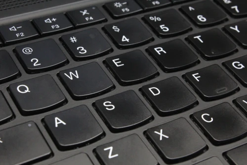 LENOVO THINKPAD T14S I7-1365U 16GB 512GB SSD 14 FHD TACTILE