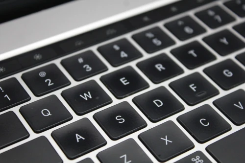 MACBOOK PRO 2019 TOUCHBAR I9 64GB 2TB SSD RADEON PRO 5500M 3K