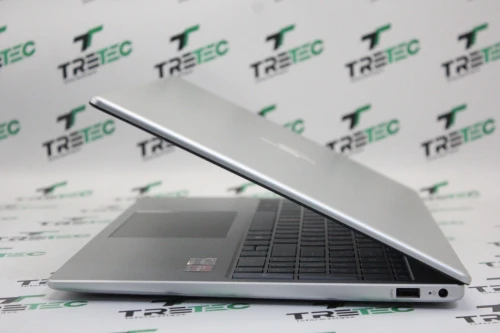HP LAPTOP 15 RYZEN 5 7520U 8GB 512 GB SSD 15" FHD NEUF SOUS EMBALLAGE 