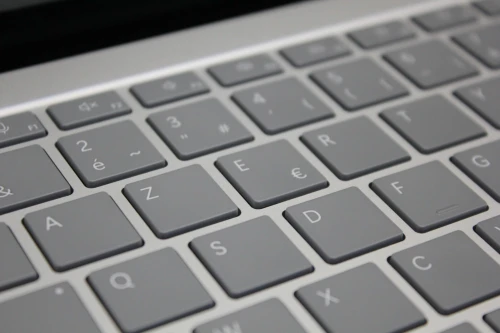 SURFACE LAPTOP 7 ULTRA 7 266V 16GB 256GB SSD 13 2K TACTILE