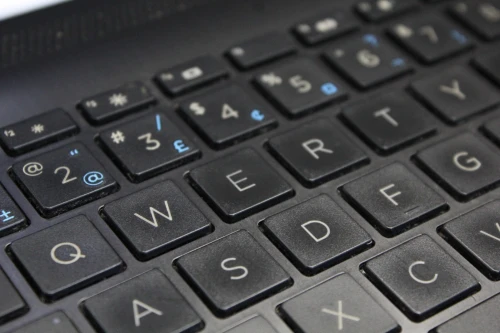 HP LAPTOP 15 I5-8250U 8GB 256GB SSD ECRAN 15"HD TACTILE 