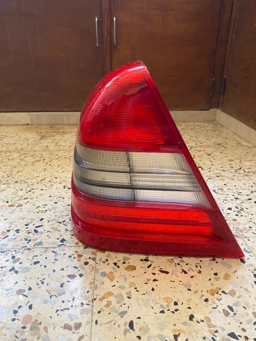 Feux arrière gauche Mercedes classe C 1993 2000