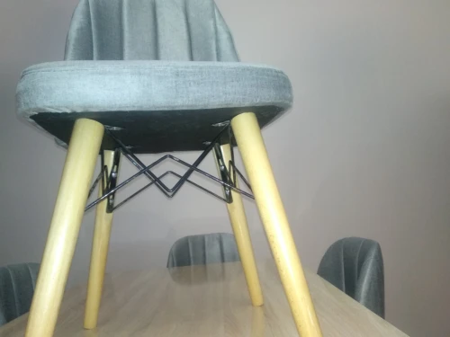 Table scandinave 
