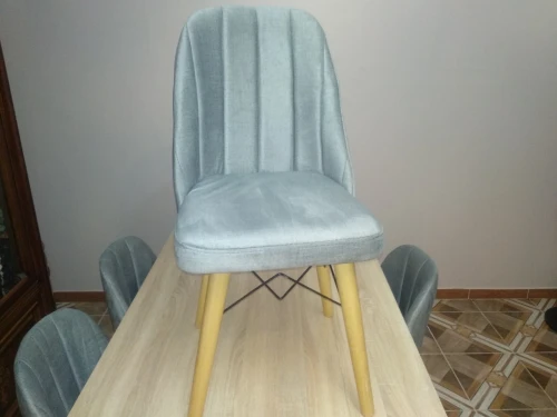 Table scandinave 