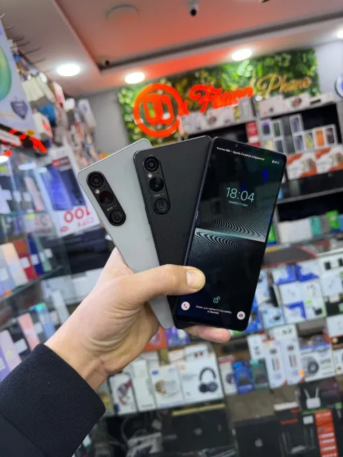Sony Xperia 1v 5G Trace Exposition