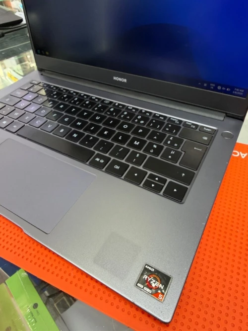 Honor MagicBook 14"