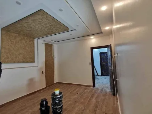 PEINTRE QUALIFIÉ مروان الصباغ rouleau et rebouchage