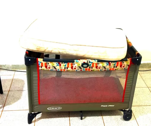 سرير اطفال. Parc pour bébé 