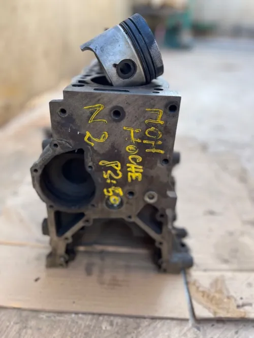 Bloc moteur la 7 cv 1.9 d partner nouveau avec pistons 83.50