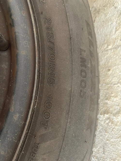 pneu et Jante Bridgestone  215/70/16