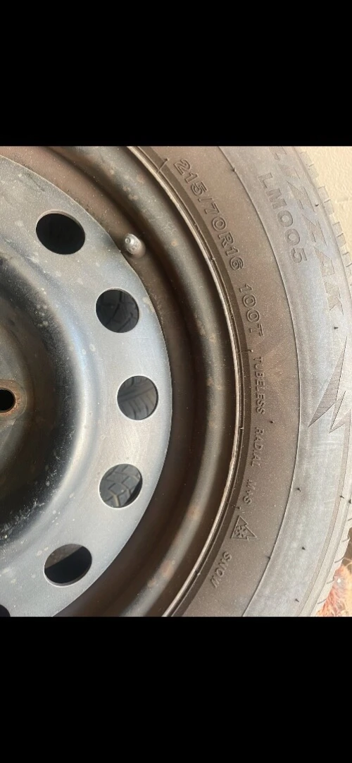 pneu et Jante Bridgestone  215/70/16