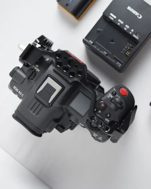 Canon R5C + Cage SmallRig