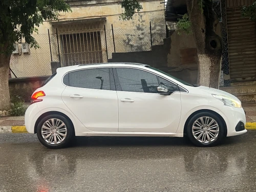 Peugeot 208 2018 Allure Facelift