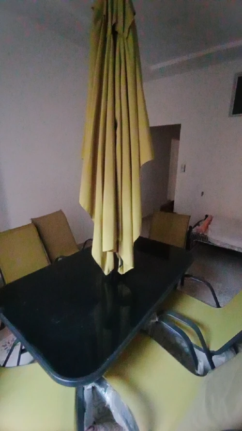Table importation en verre trempé+ 6 chaises 