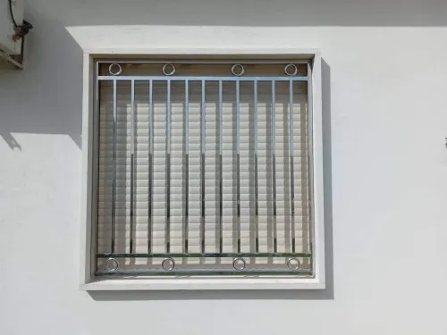 Rompe d'escaliers et garde corps en inox et en verre trempé 