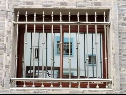 Rompe d'escaliers et garde corps en inox et en verre trempé 
