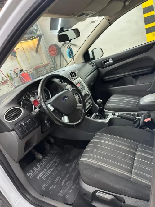 Ford Focus 4 portes 2011 Focus 4 portes