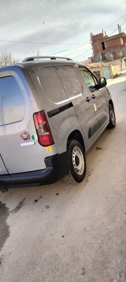 Fiat Doblo 2023 Itali