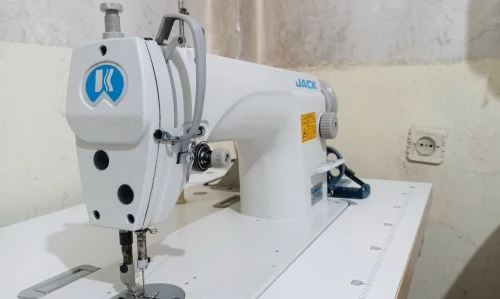 Vente Matériel Atelier de Couture -  Machines JACK (5 مشينات خياطة)