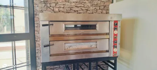 Four pizza deux étages très bon occasion + table de travail frigo 1.5 mètre 